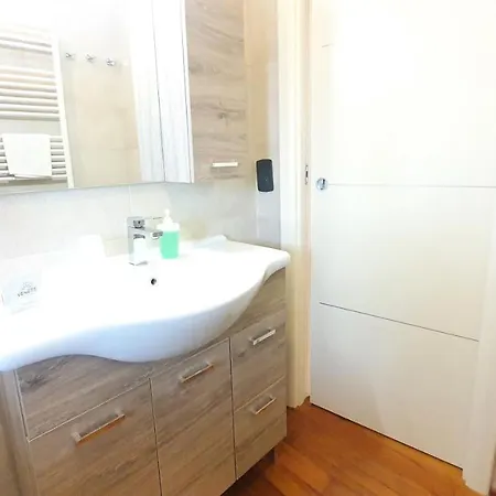 Wow Waterfront - Fesca 바리